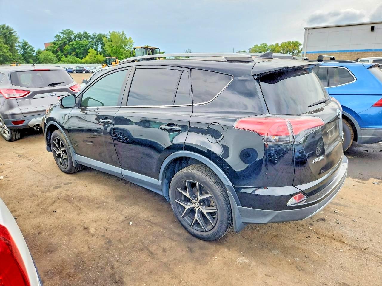 2018 TOYOTA RAV4 SE — снимка 2