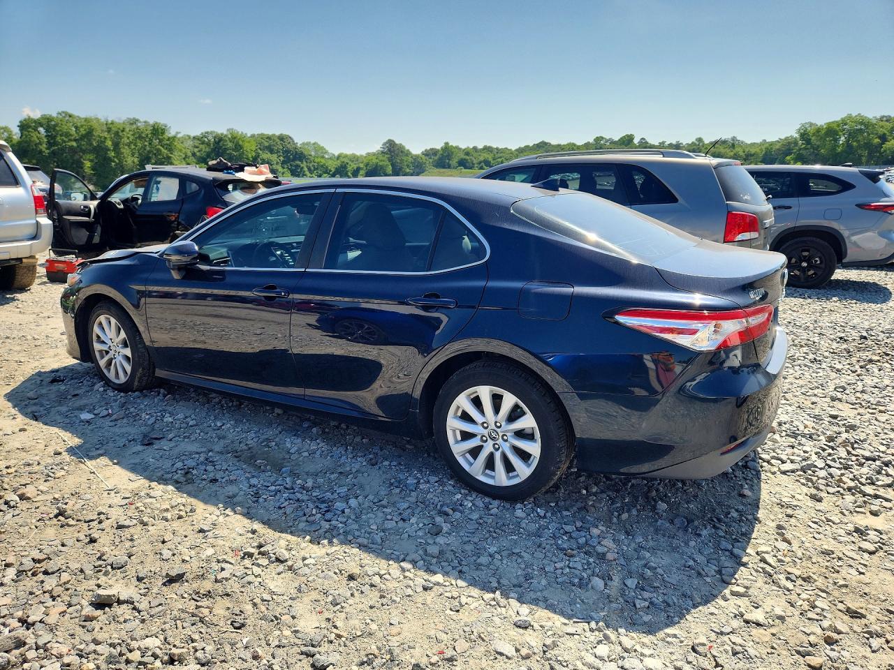 2020 TOYOTA CAMRY LE — снимка 2
