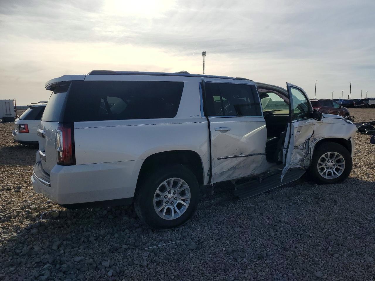 2016 GMC YUKON XL K1500 SLT — снимка 3