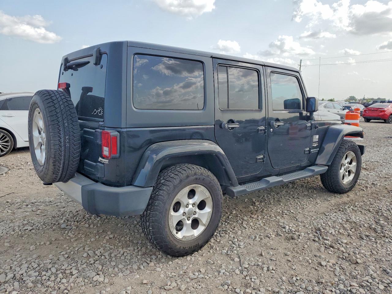 2015 JEEP WRANGLER UNLIMITED SAHARA — снимка 3
