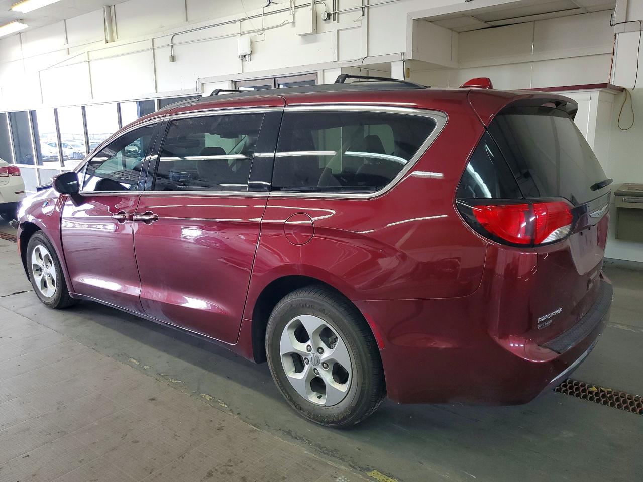 2018 CHRYSLER PACIFICA HYBRID TOURING PLUS — снимка 2