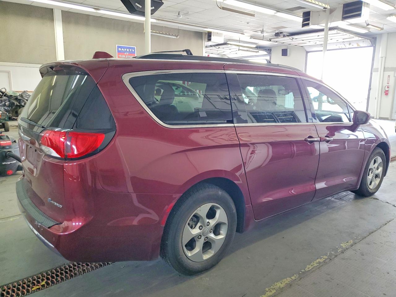 2018 CHRYSLER PACIFICA HYBRID TOURING PLUS — снимка 3