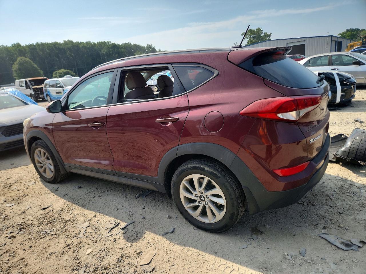 2016 HYUNDAI TUCSON SE — снимка 2