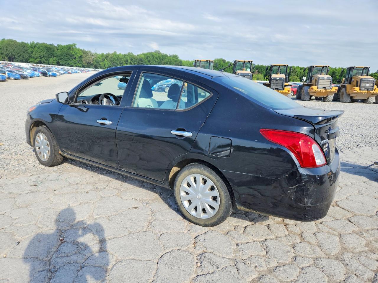 2017 NISSAN VERSA 1.6 SV — снимка 2
