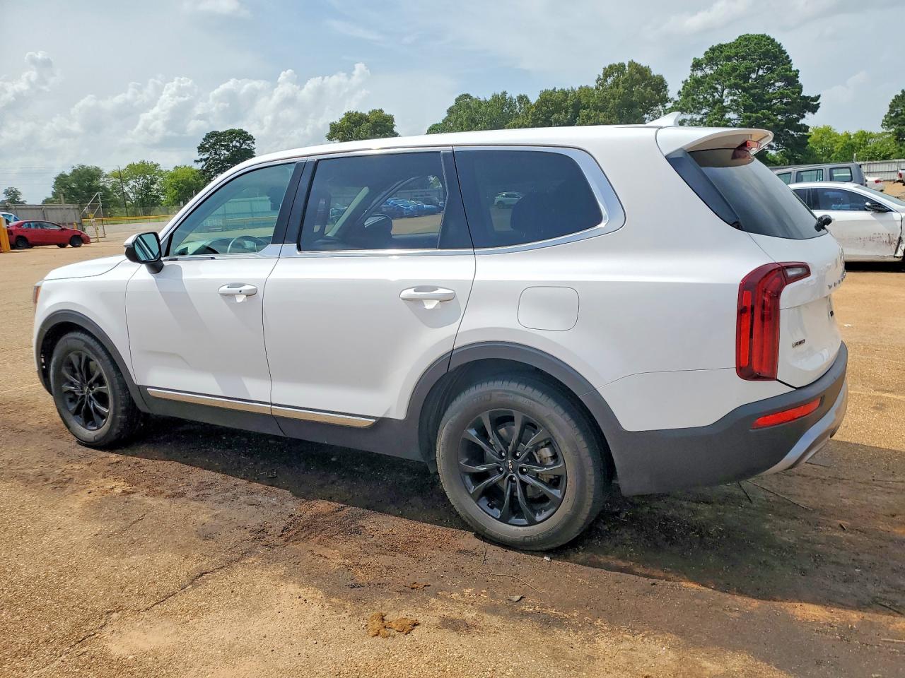 2022 KIA TELLURIDE LX — снимка 2