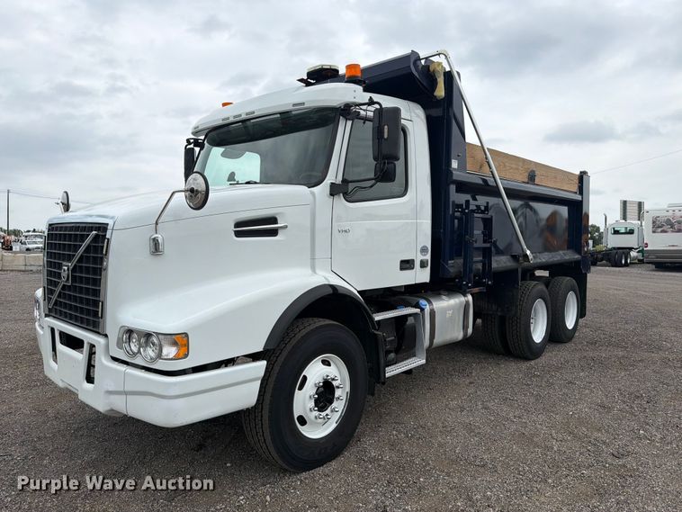 2019 VOLVO VHD