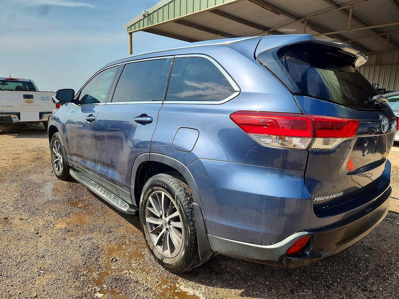 2019 TOYOTA HIGHLANDER XLE — снимка 2