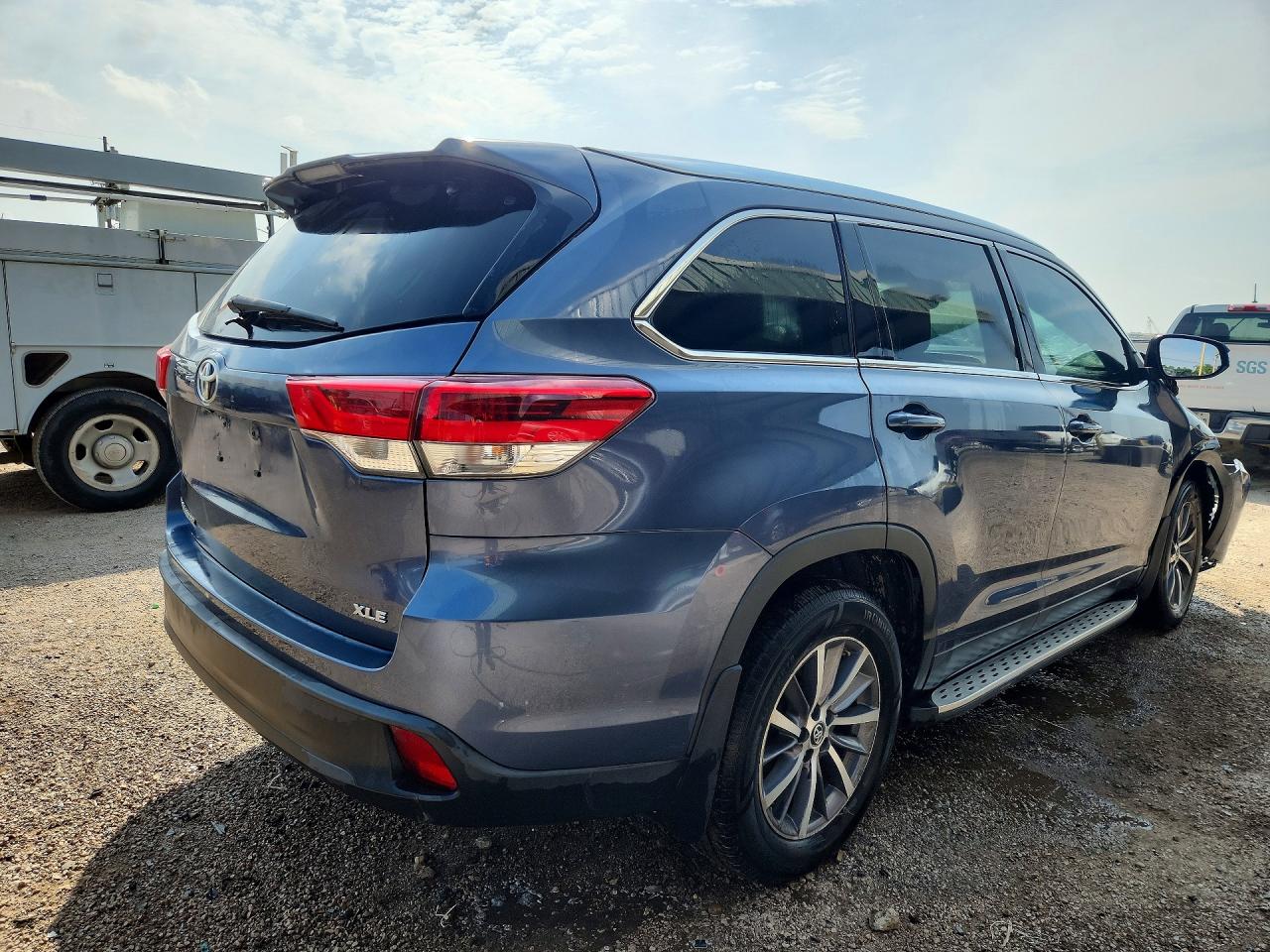 2019 TOYOTA HIGHLANDER XLE — снимка 3