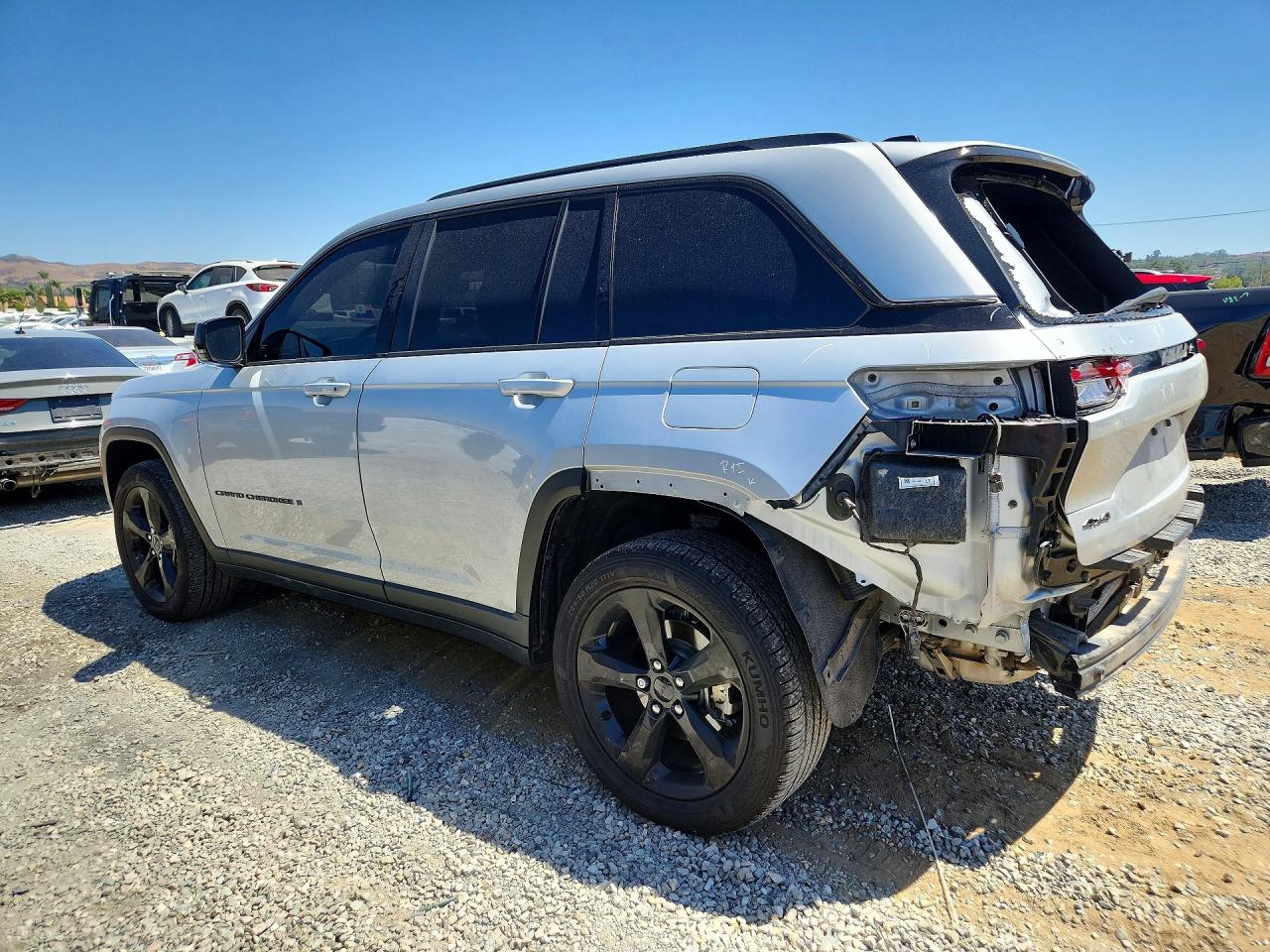 2024 JEEP GRAND CHEROKEE LAREDO — снимка 2