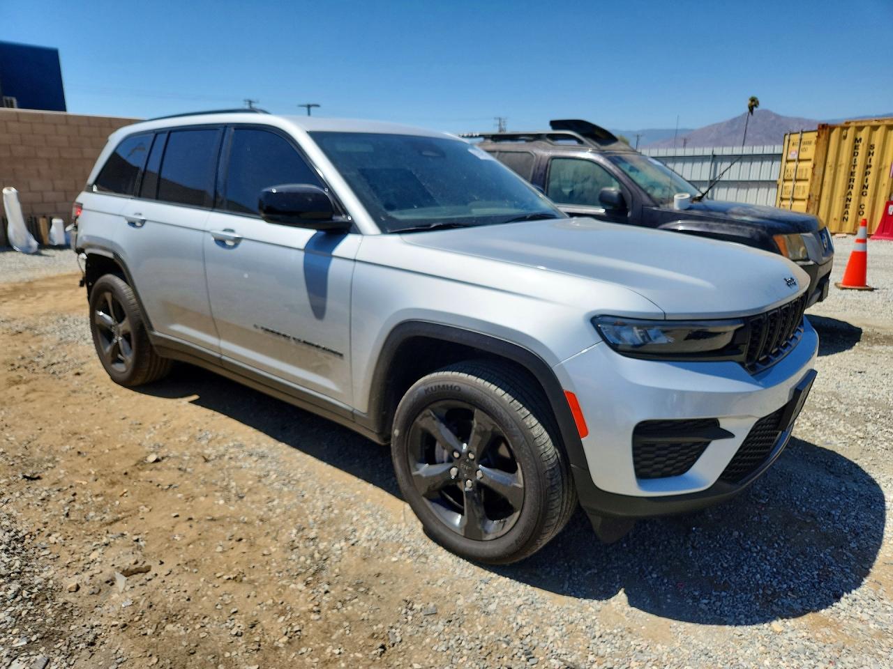 2024 JEEP GRAND CHEROKEE LAREDO — снимка 4