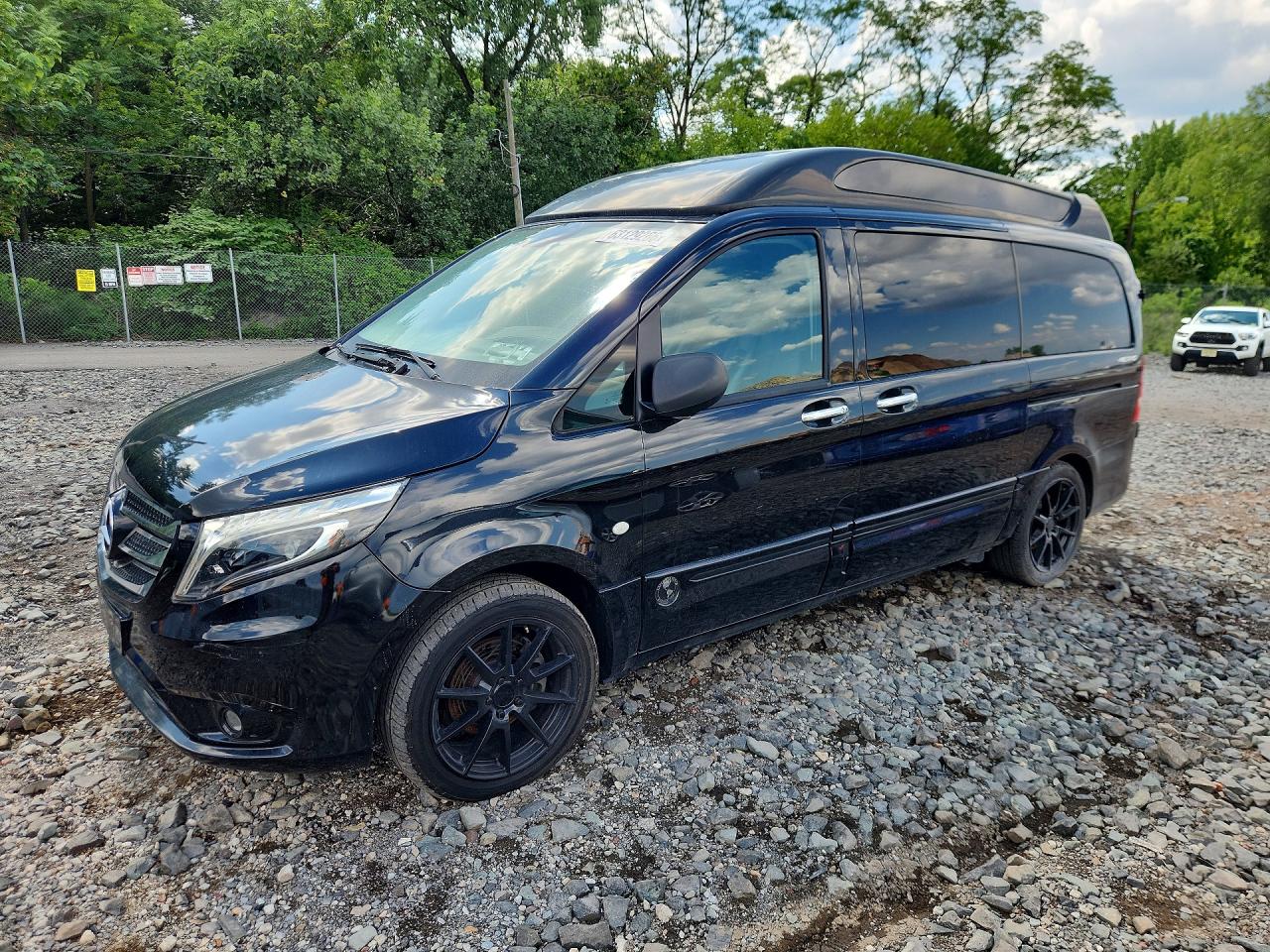 2016 MERCEDES-BENZ METRIS
