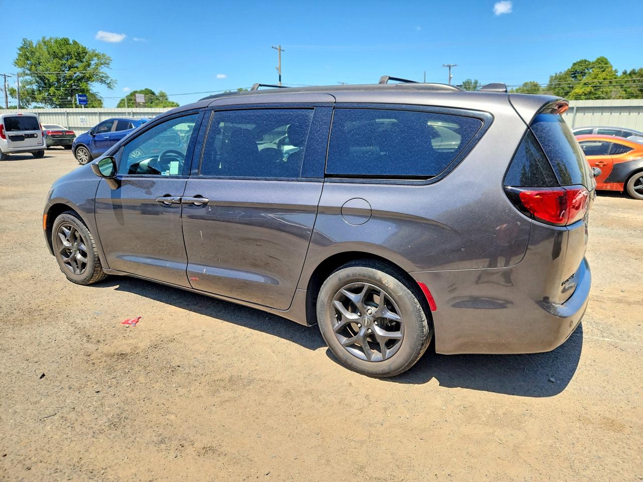 2019 CHRYSLER PACIFICA TOURING L — снимка 2