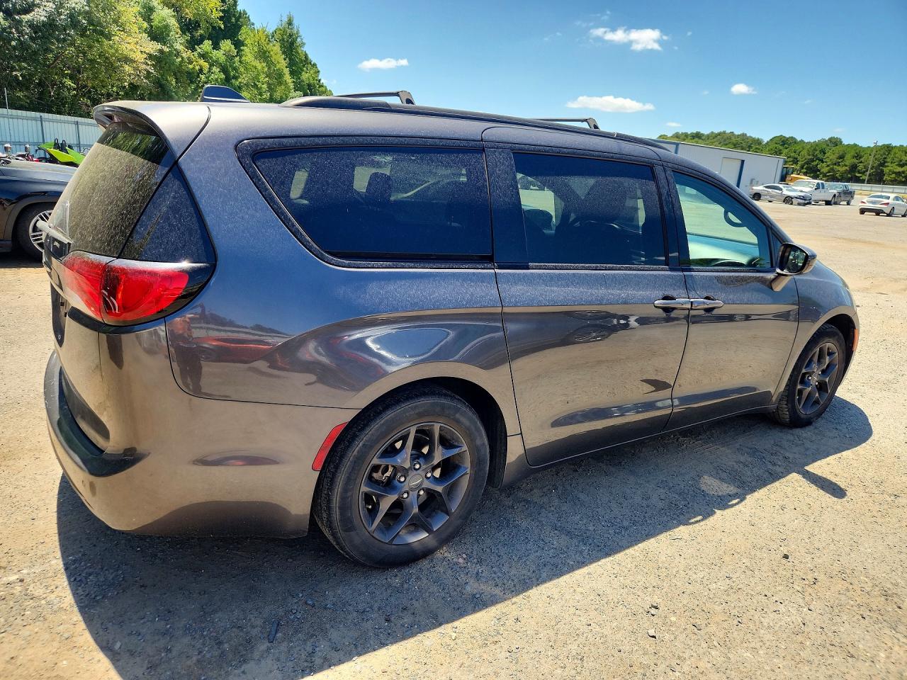 2019 CHRYSLER PACIFICA TOURING L — снимка 3