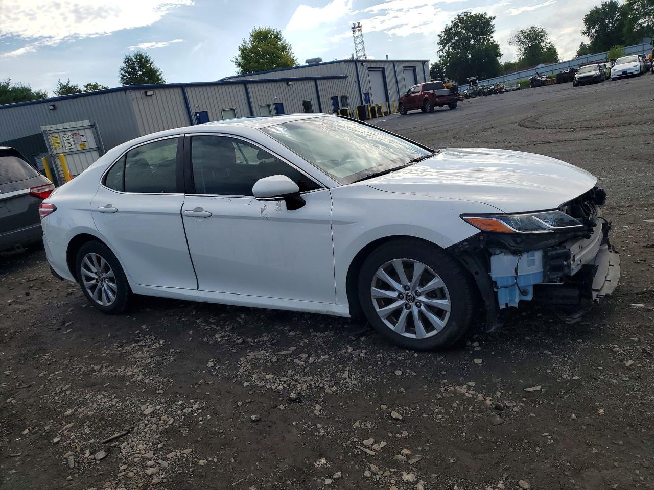 2018 TOYOTA CAMRY LE — снимка 4