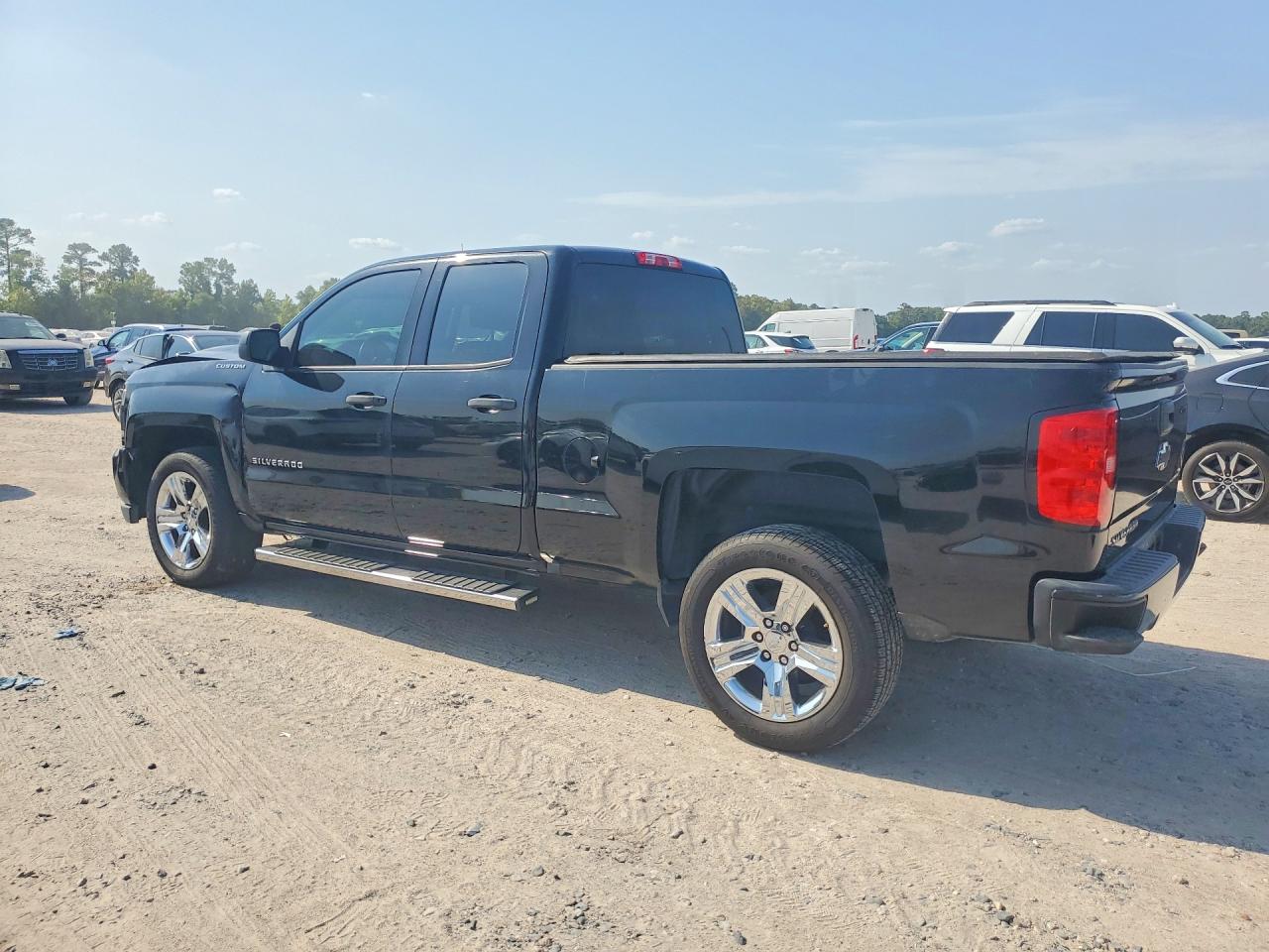 2017 CHEVROLET SILVERADO C1500 CUSTOM — снимка 2