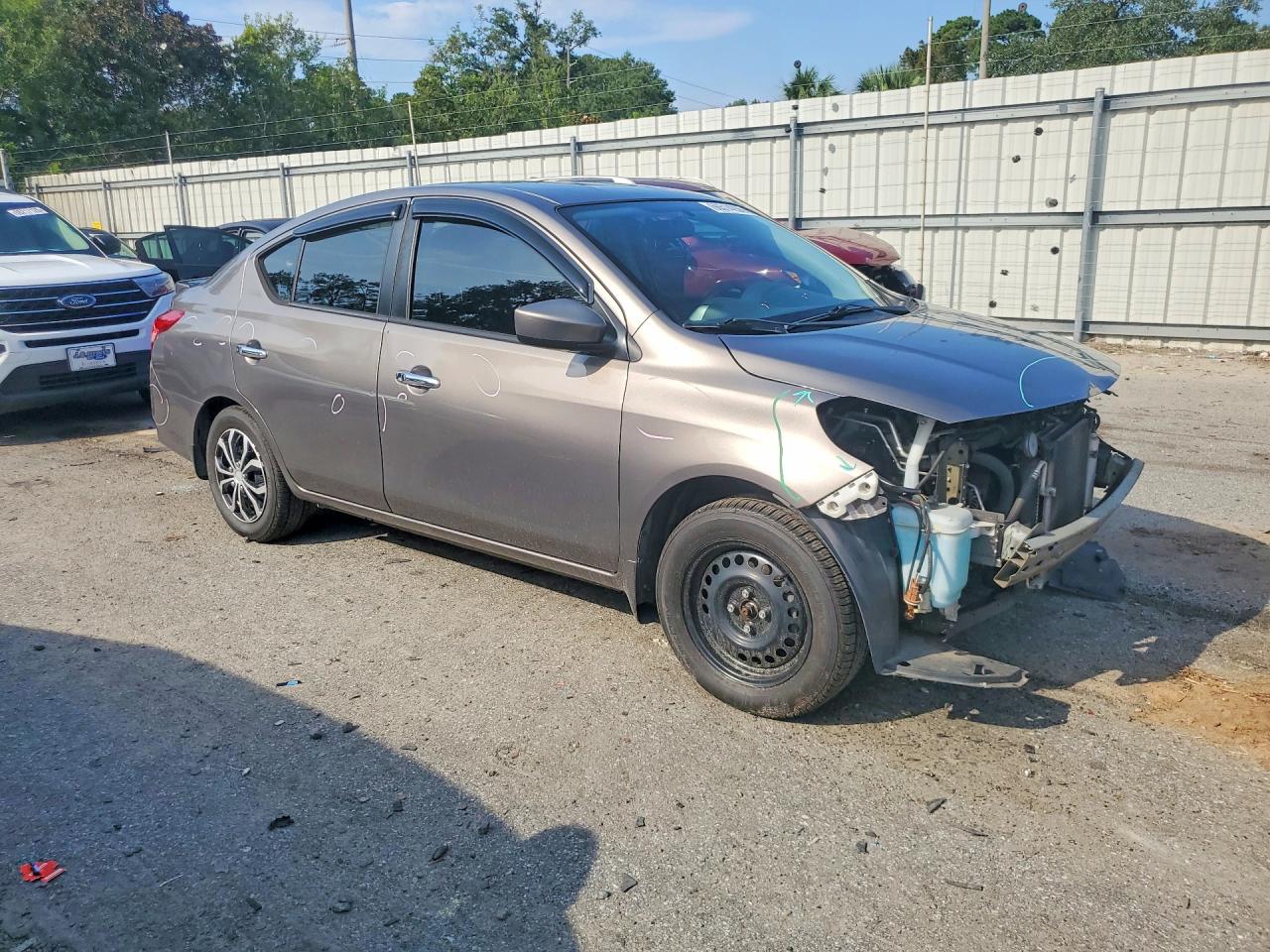 2017 NISSAN VERSA 1.6 SV — снимка 4