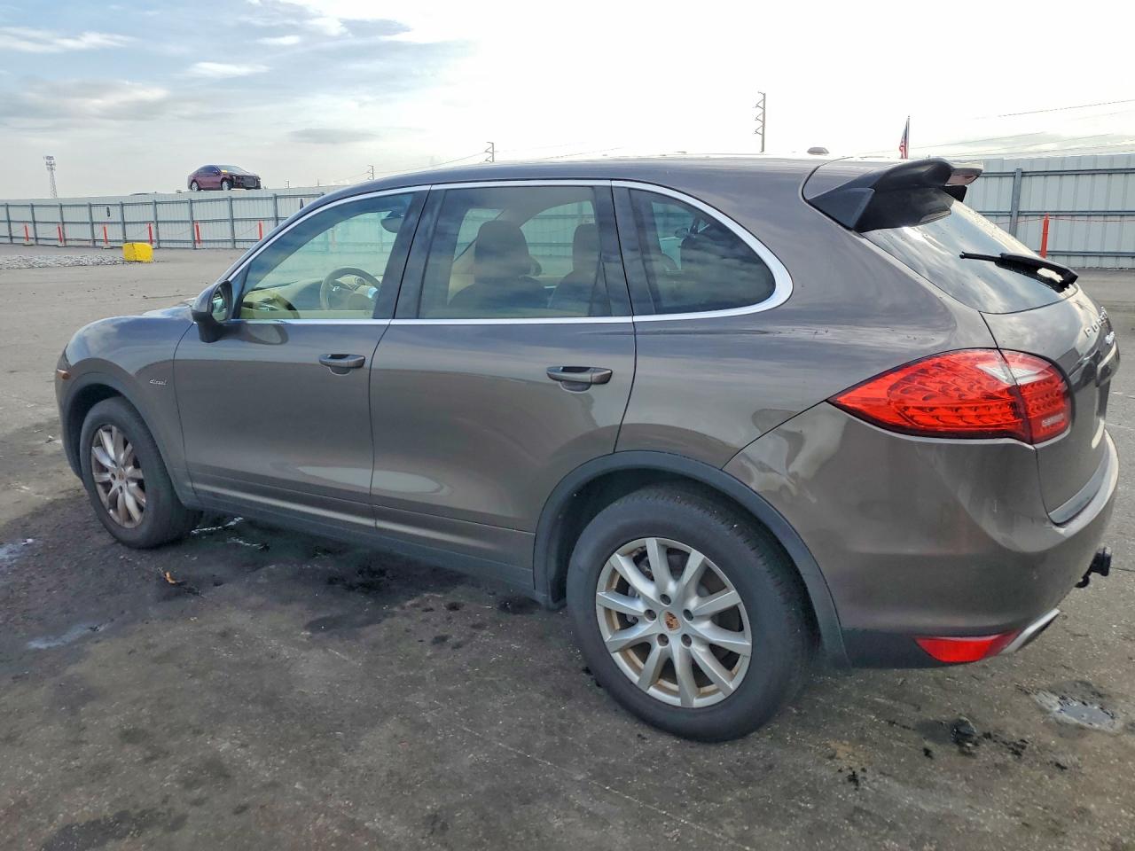 2013 PORSCHE CAYENNE — снимка 2