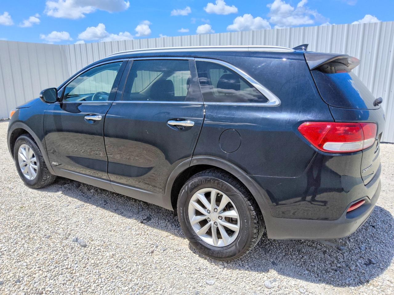 2017 KIA SORENTO LX — снимка 2