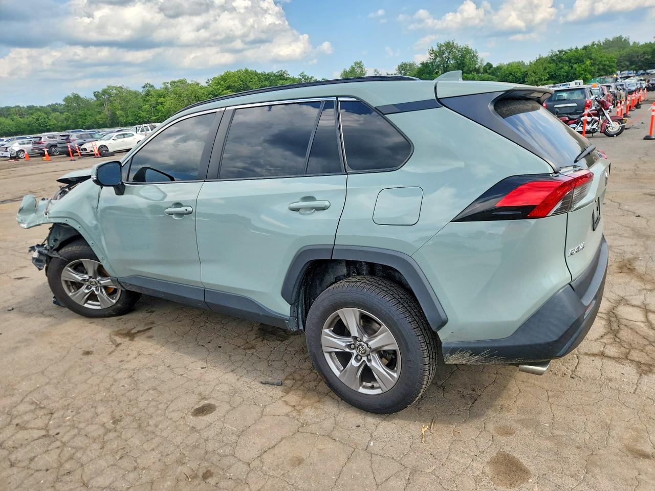 2022 TOYOTA RAV4 XLE — снимка 2