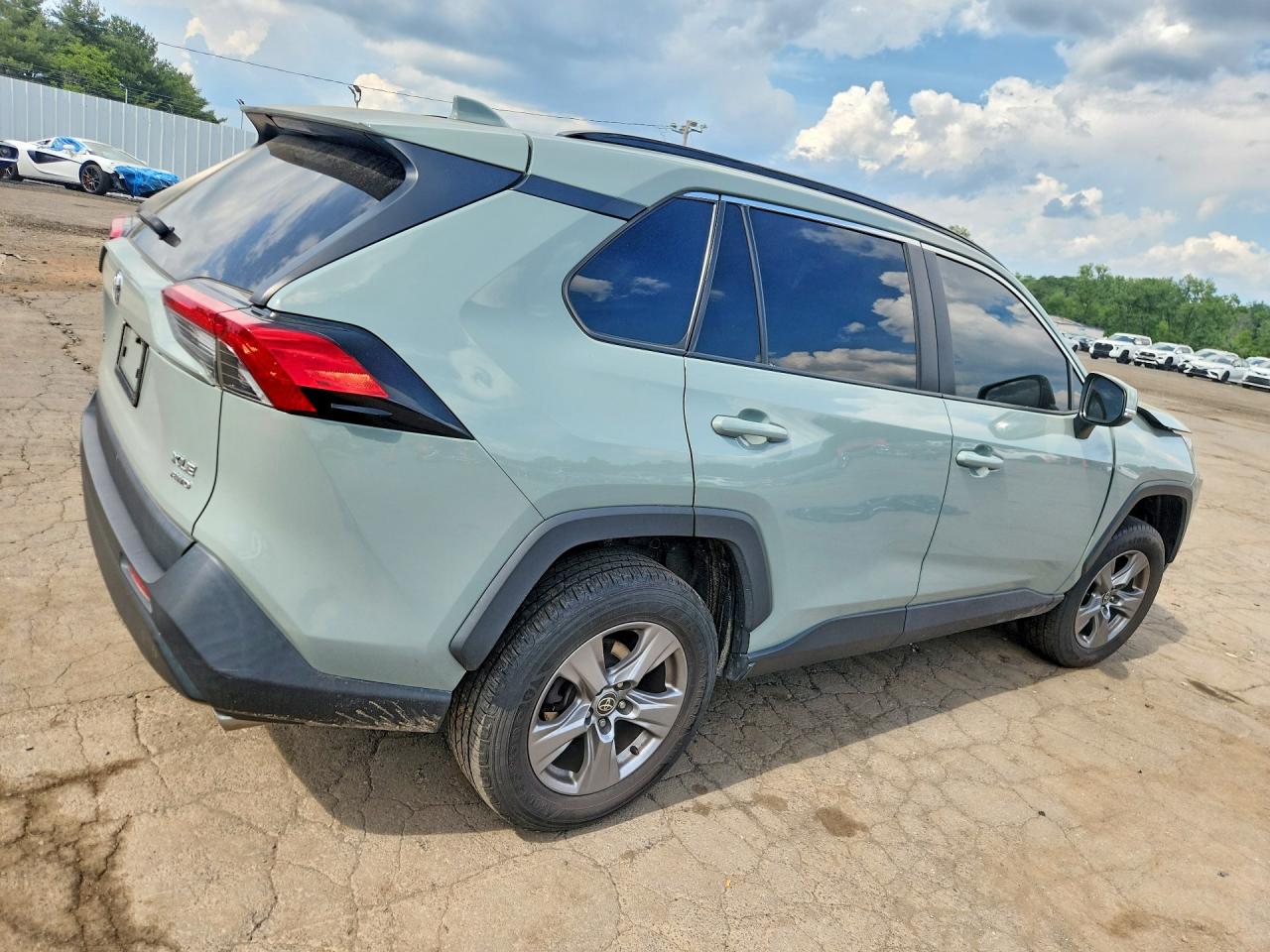 2022 TOYOTA RAV4 XLE — снимка 3