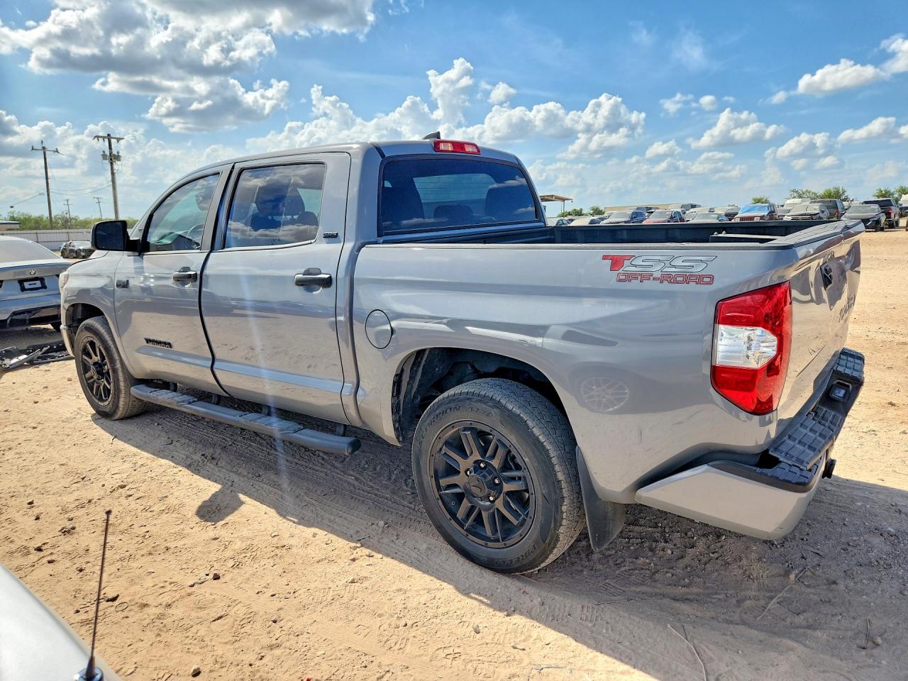 2021 TOYOTA TUNDRA CREWMAX SR5 — снимка 2