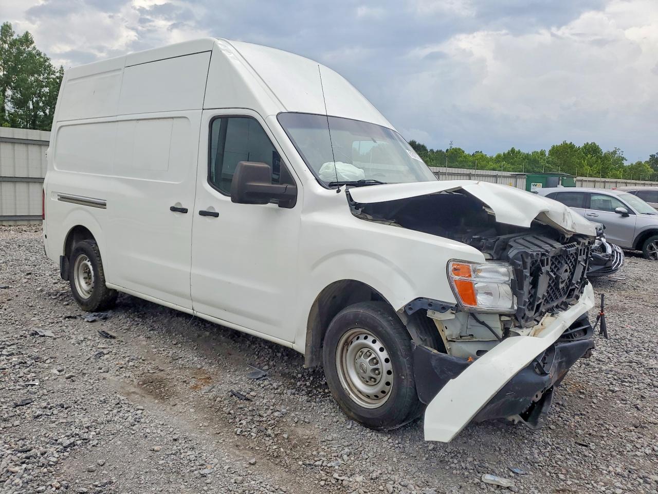 2017 NISSAN NV 2500 HD S — снимка 4
