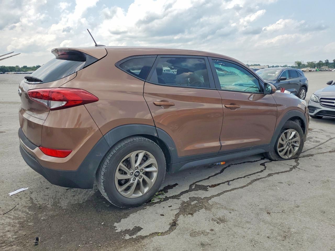 2017 HYUNDAI TUCSON SE — снимка 3