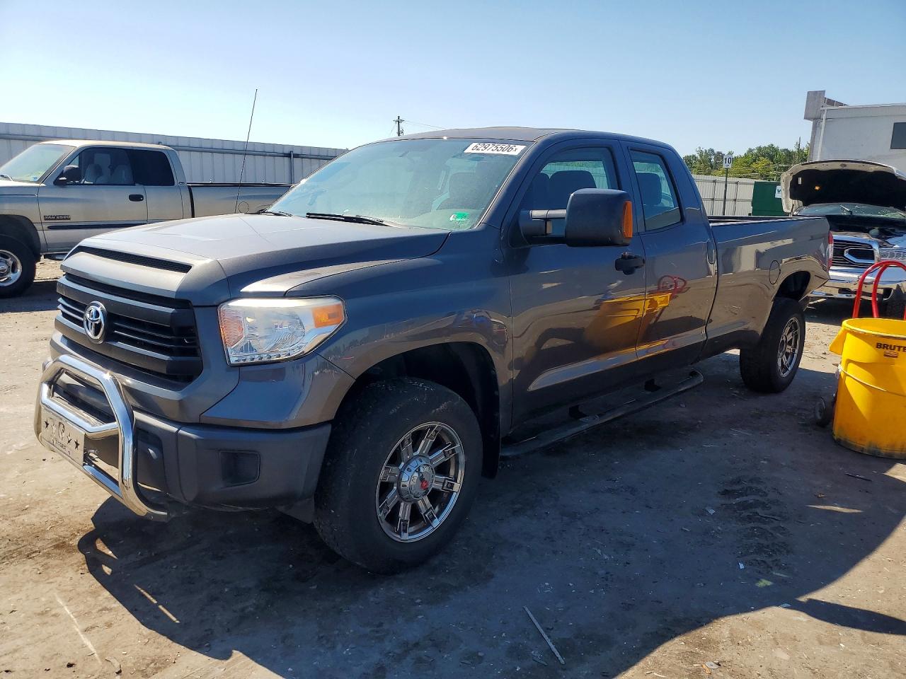 2015 TOYOTA TUNDRA SR