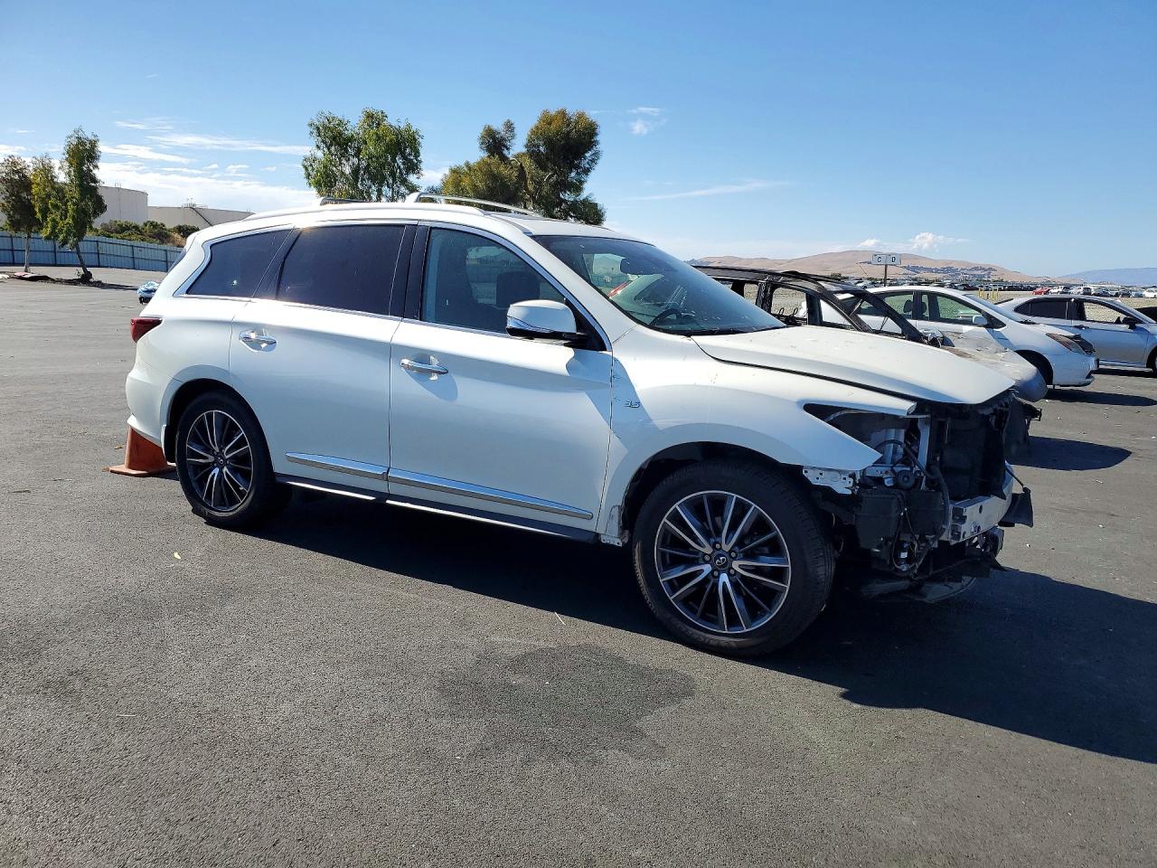 2019 INFINITI QX60 LUXE — снимка 4
