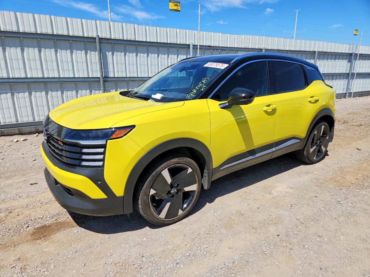 2025 NISSAN KICKS SR