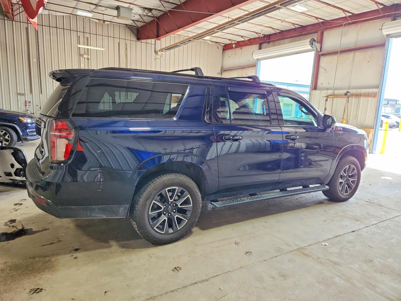 2022 CHEVROLET SUBURBAN K1500 Z71 — снимка 3