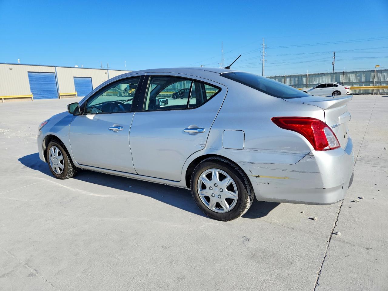 2016 NISSAN VERSA 1.6 SV — снимка 2