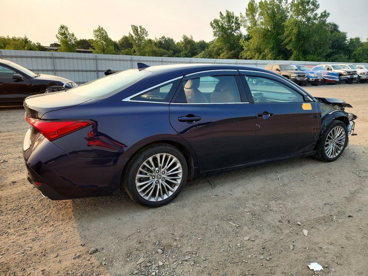 2022 TOYOTA AVALON LIMITED — снимка 3