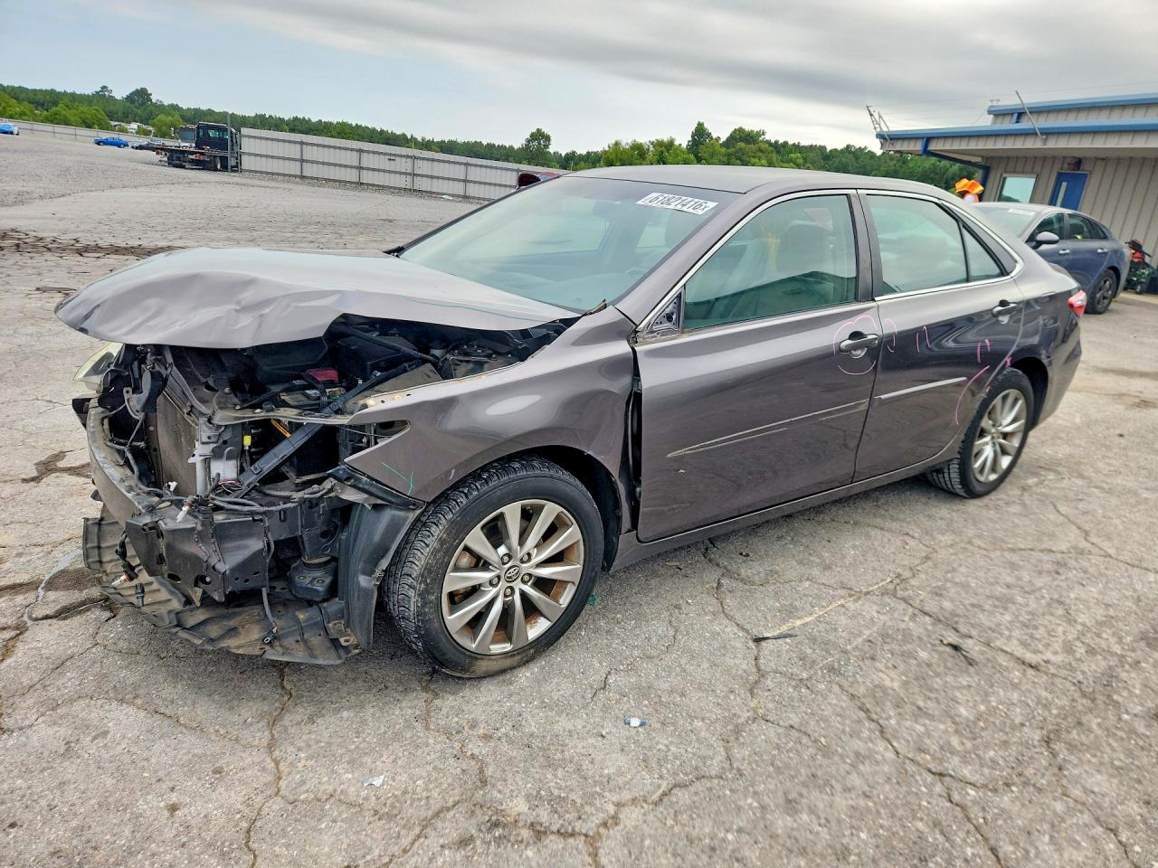 2016 TOYOTA CAMRY XLE