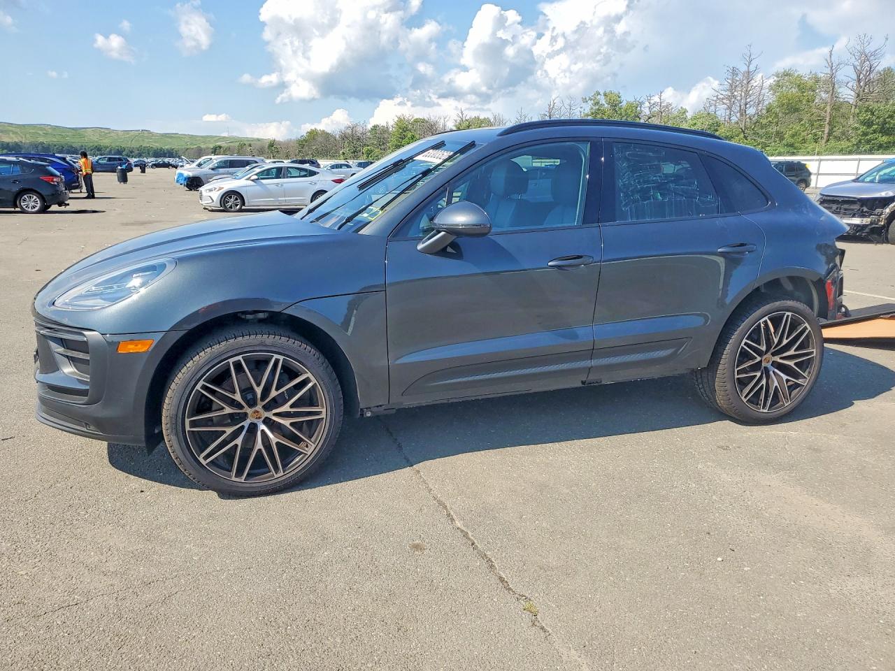 2026 PORSCHE MACAN BASE