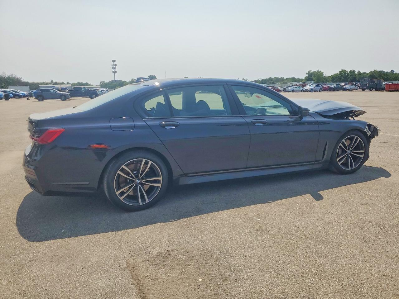 2021 BMW 750 XI — снимка 3