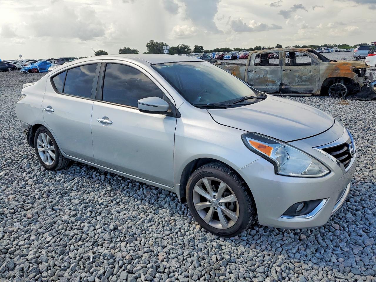 2017 NISSAN VERSA 1.6 SL — снимка 4