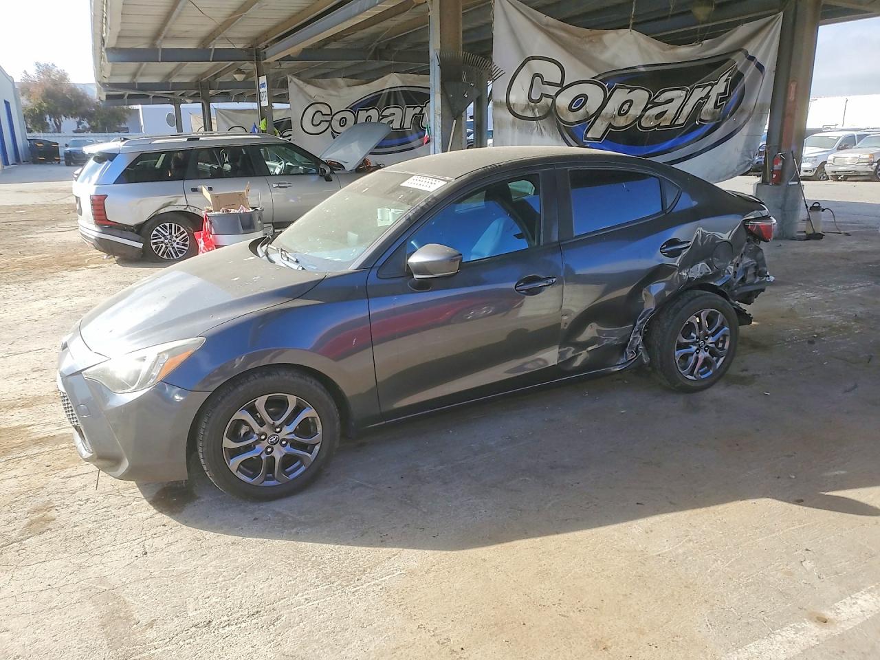 2019 TOYOTA YARIS LE