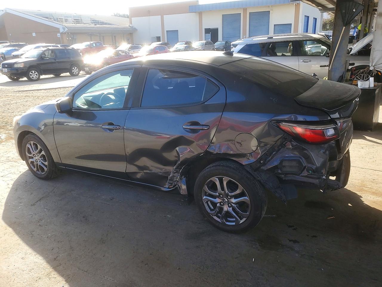 2019 TOYOTA YARIS LE — снимка 2