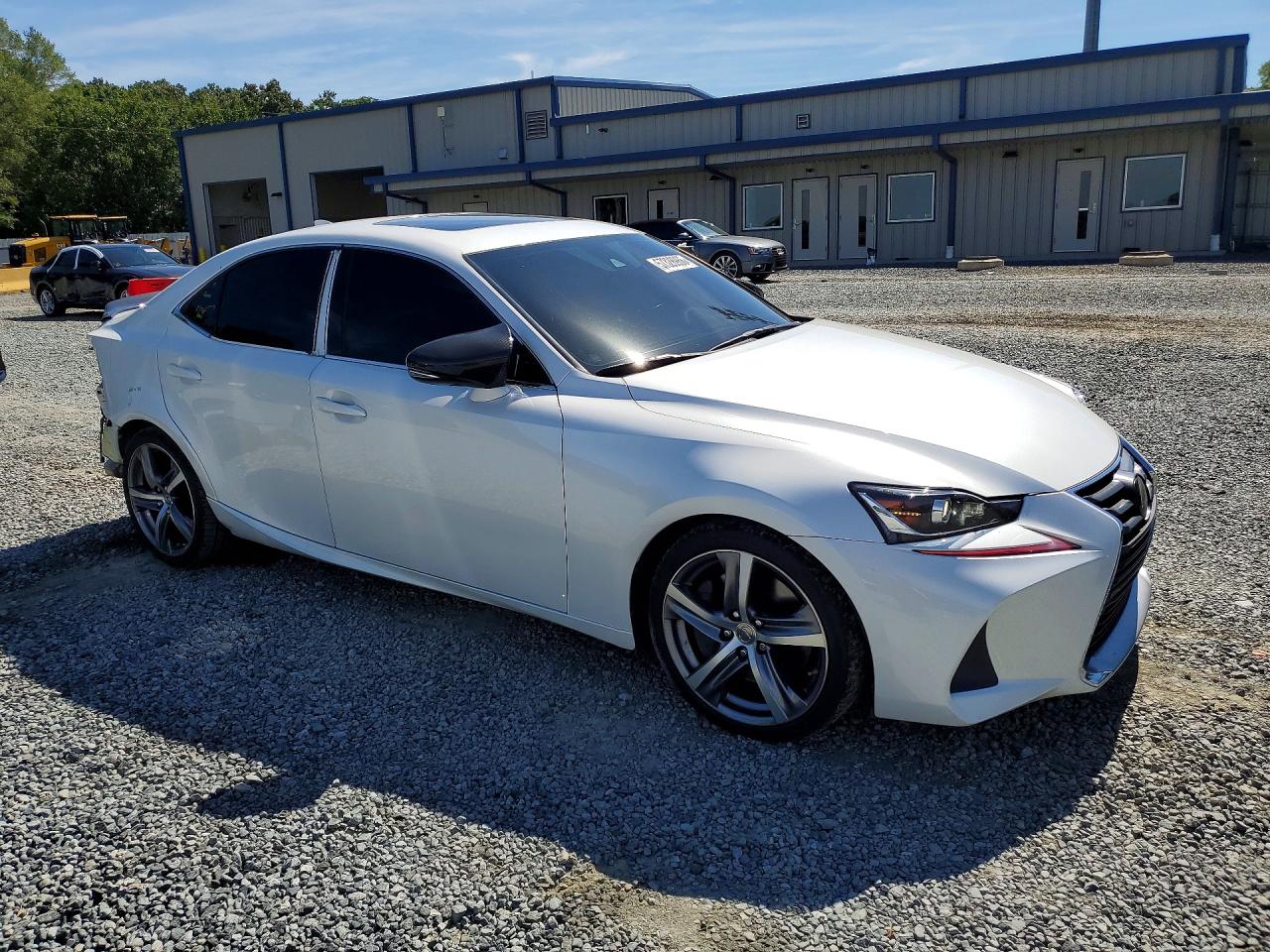 2017 LEXUS IS 300 — снимка 4