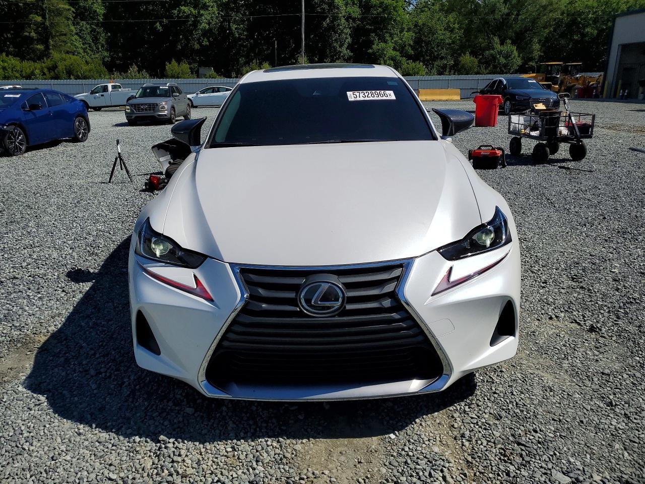 2017 LEXUS IS 300 — снимка 5
