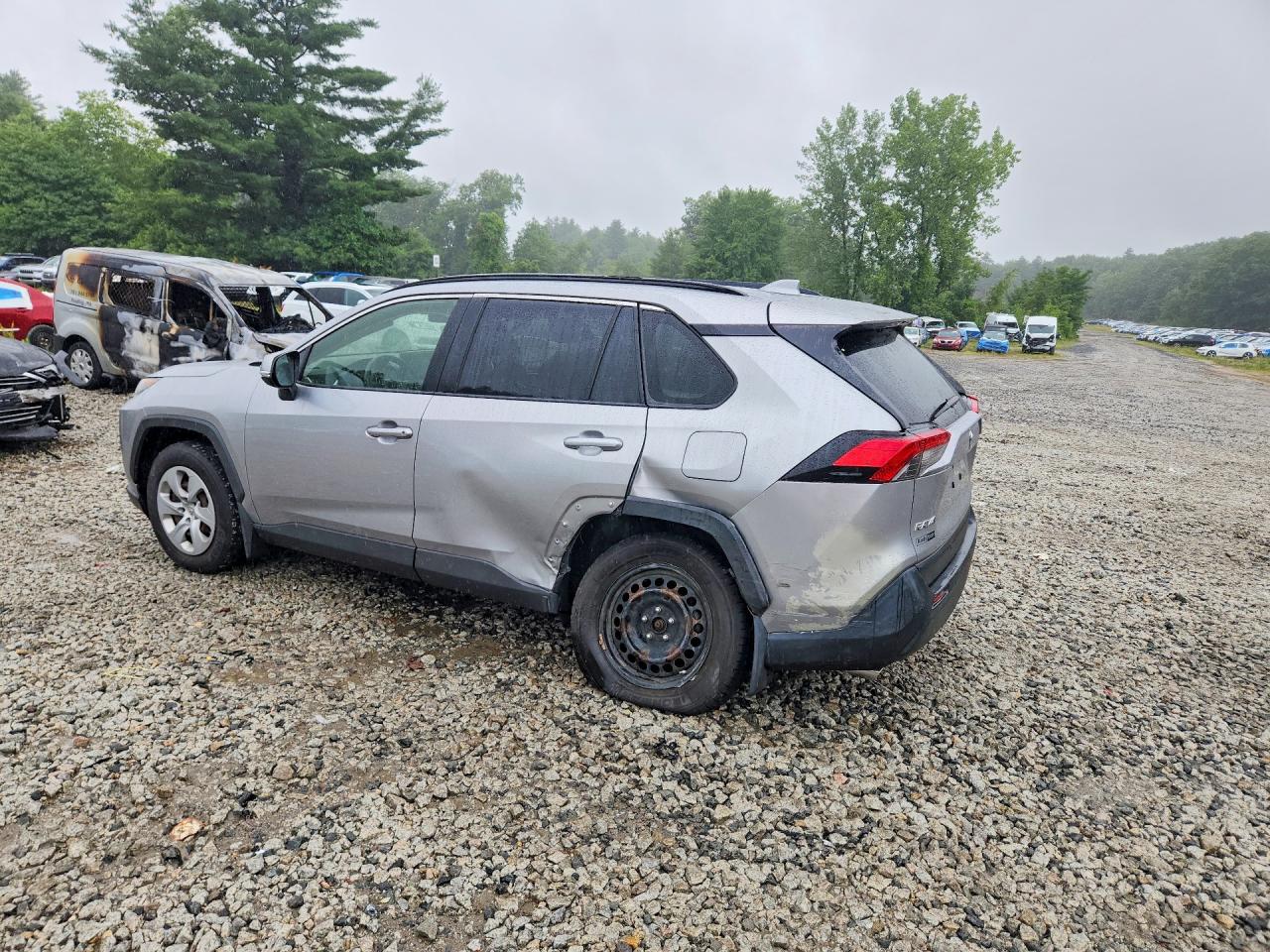 2019 TOYOTA RAV4 LE — снимка 2