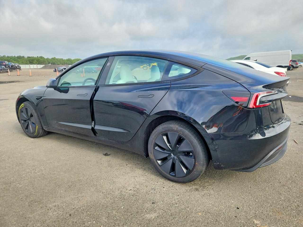 2025 TESLA MODEL 3 — снимка 2