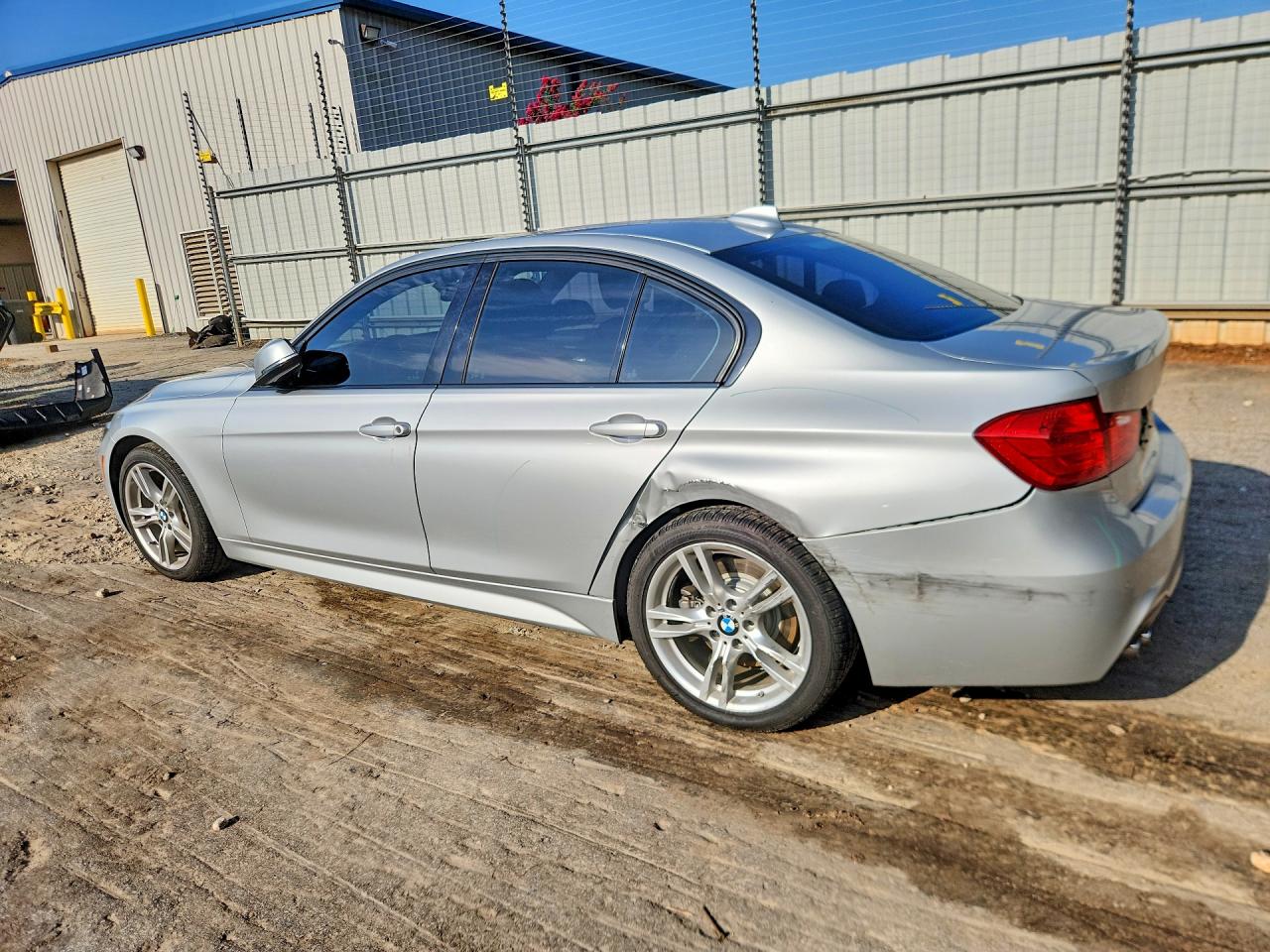 2015 BMW 328 I — снимка 2