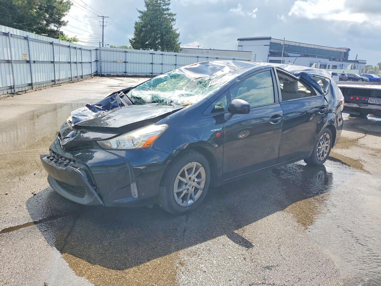 2015 TOYOTA PRIUS V FOUR