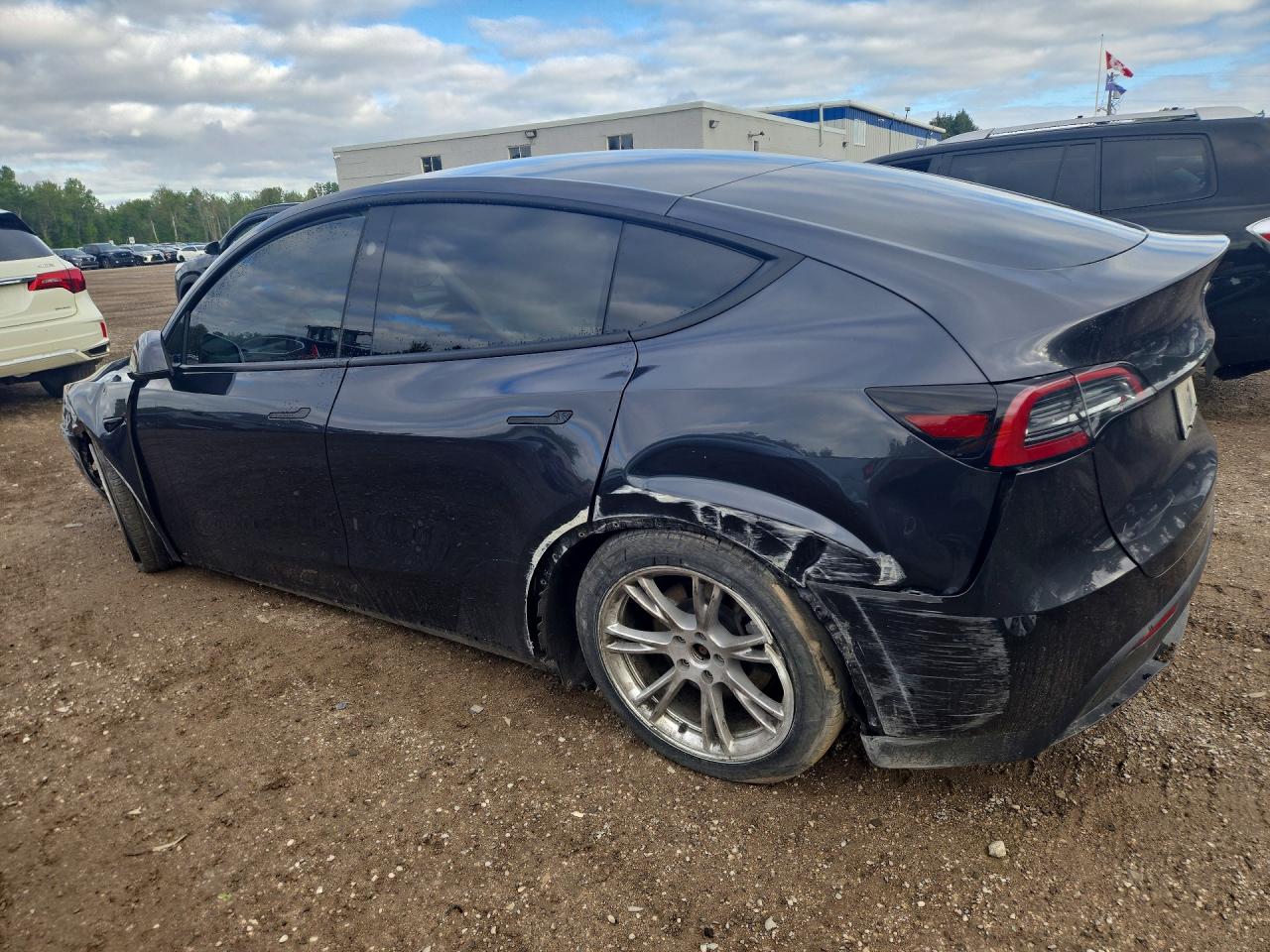2024 TESLA MODEL Y — снимка 2