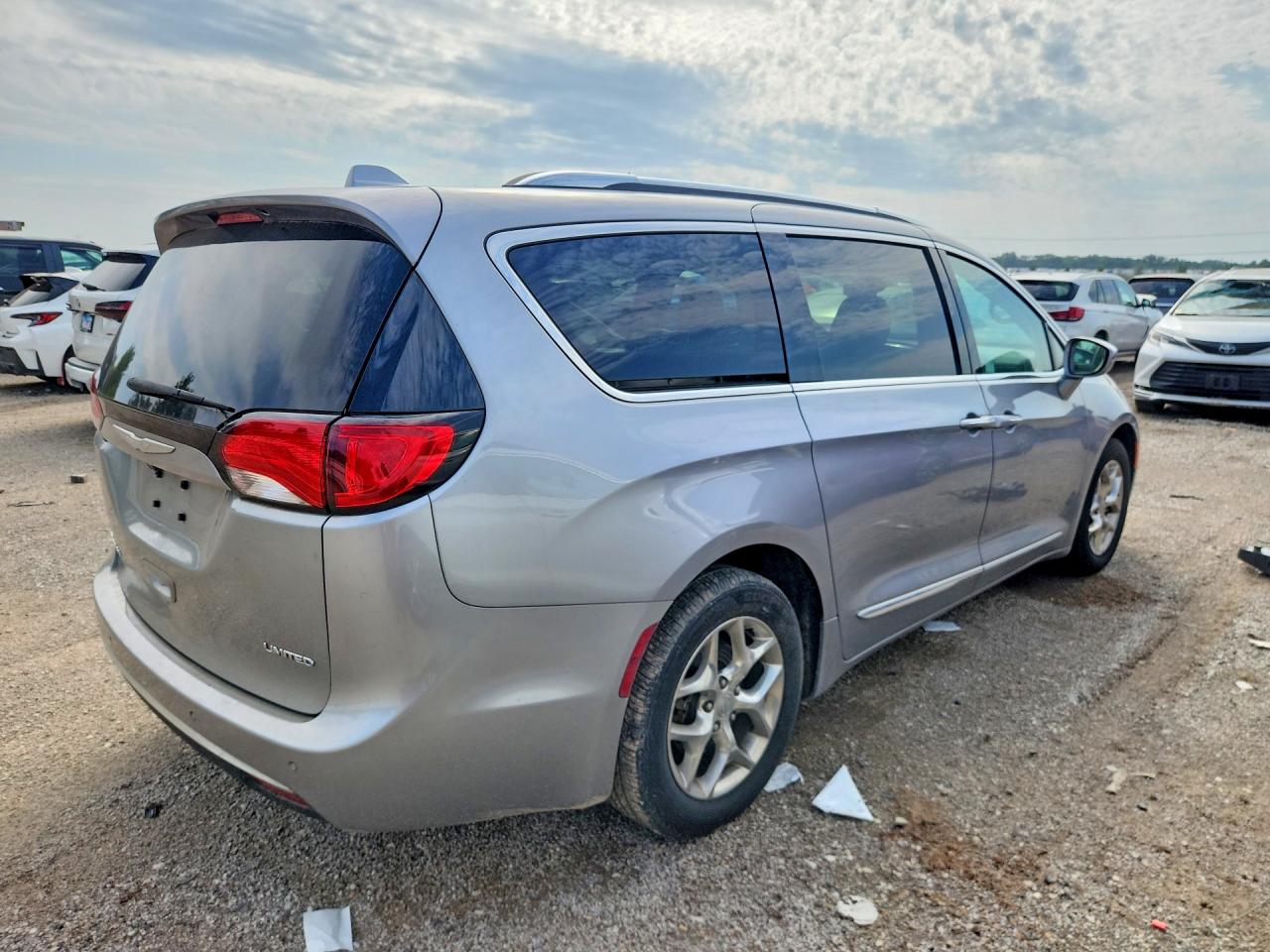 2017 CHRYSLER PACIFICA LIMITED — снимка 3