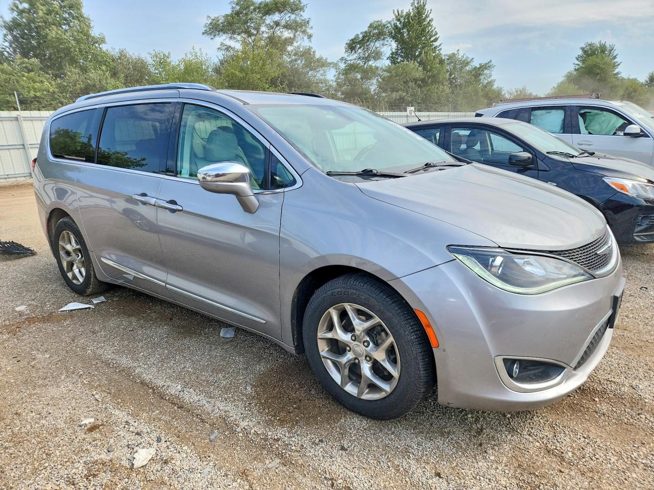 2017 CHRYSLER PACIFICA LIMITED — снимка 4