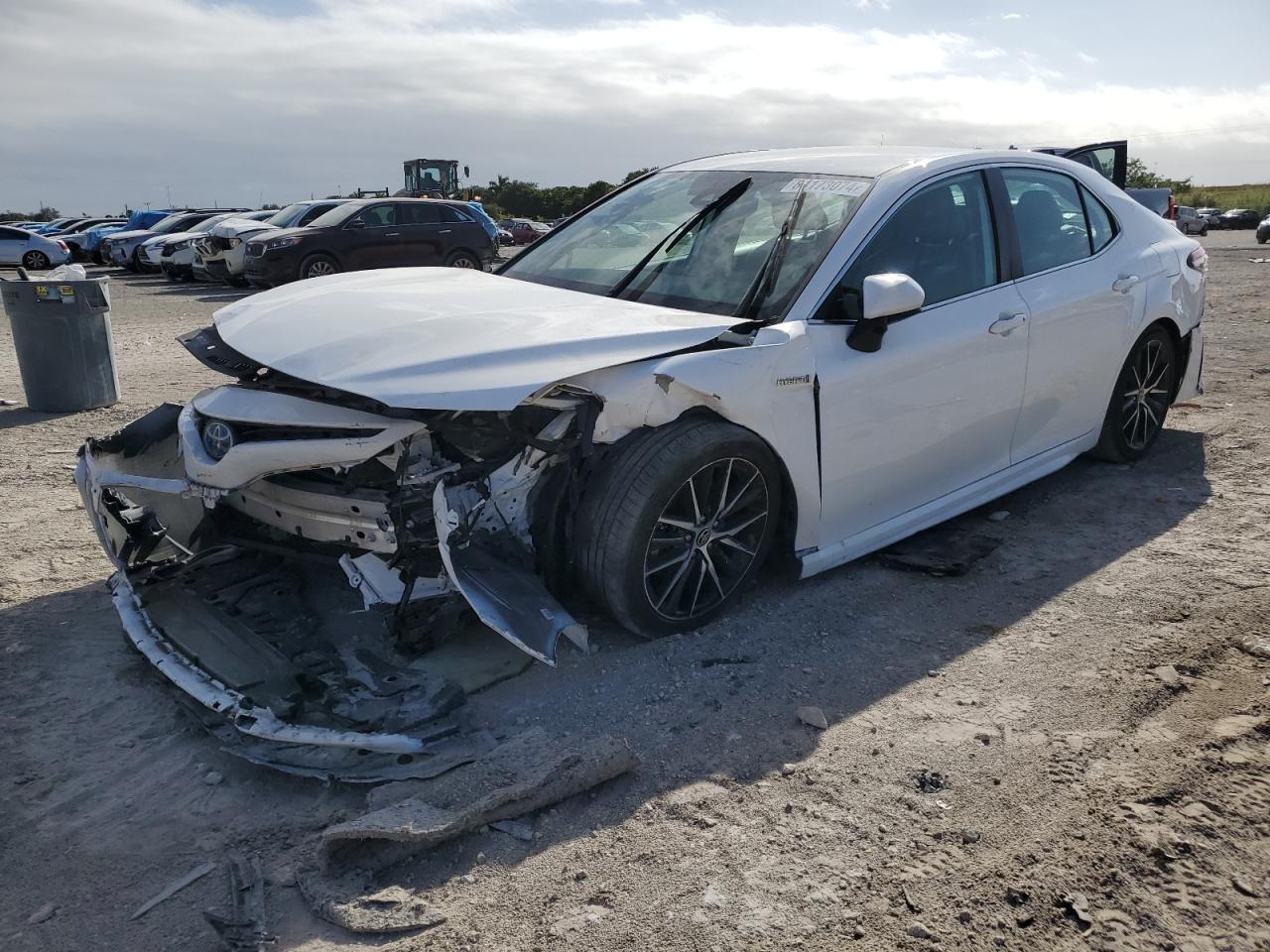 2021 TOYOTA CAMRY SE