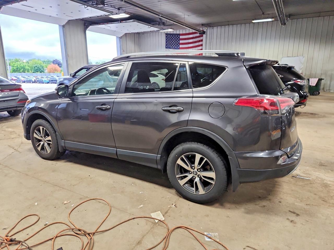 2018 TOYOTA RAV4 XLE — снимка 2